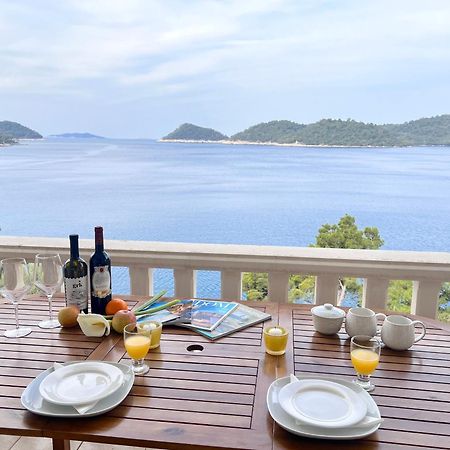 Terrace Studios With Panoramic Seaview 우블리 외부 사진