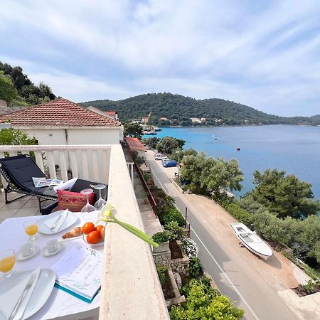 Terrace Studios With Panoramic Seaview 우블리 외부 사진