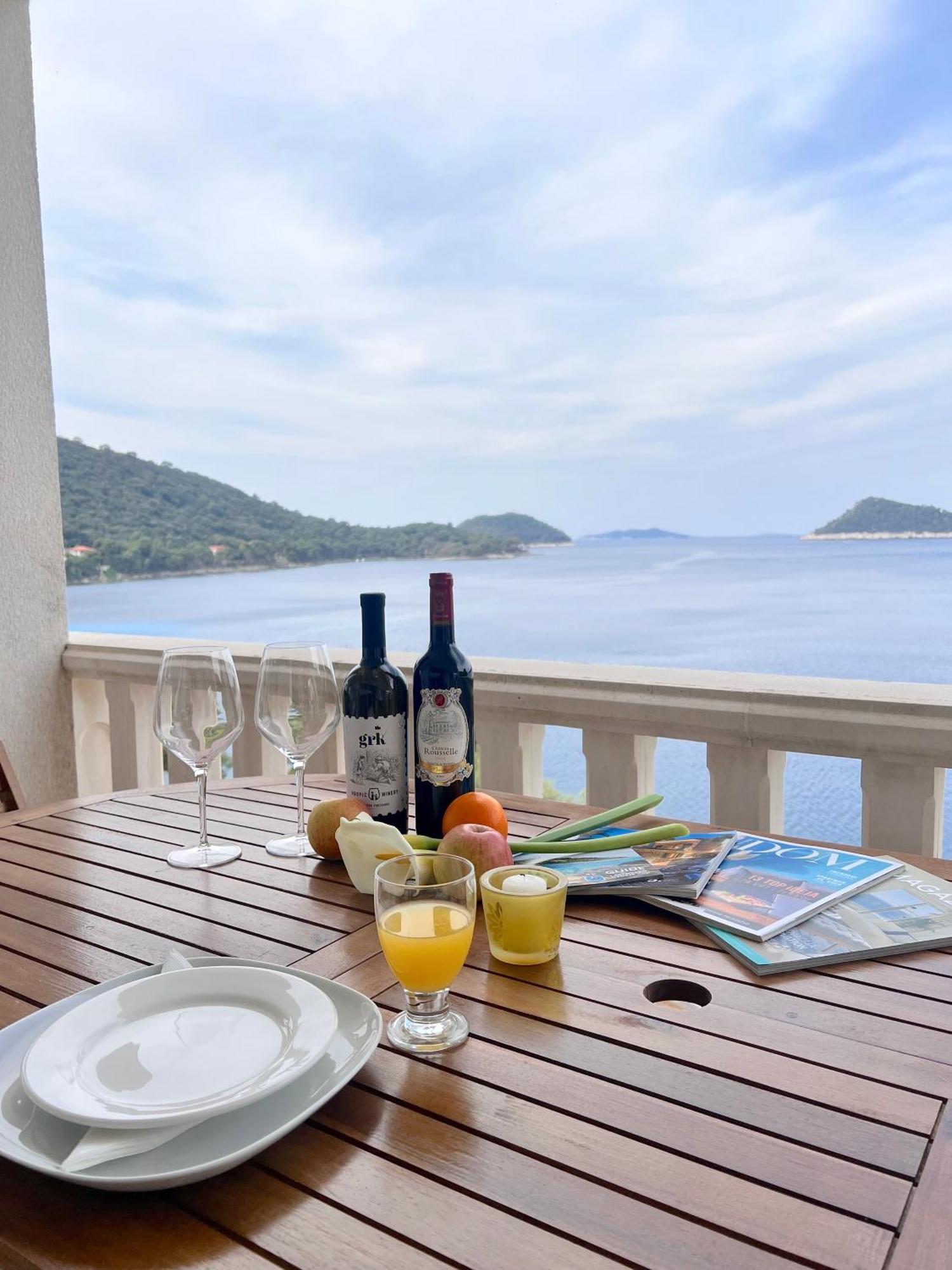 Terrace Studios With Panoramic Seaview 우블리 외부 사진