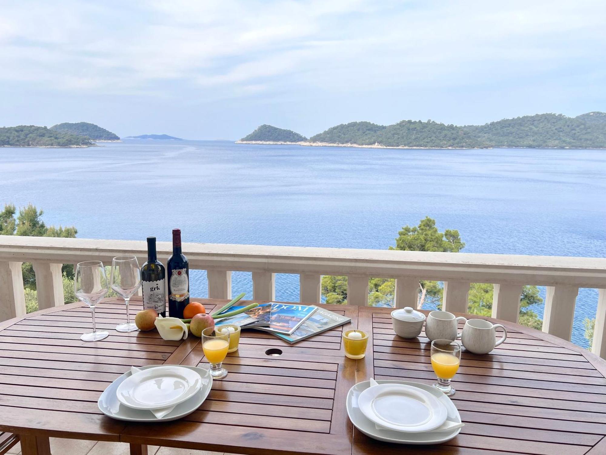 Terrace Studios With Panoramic Seaview 우블리 외부 사진