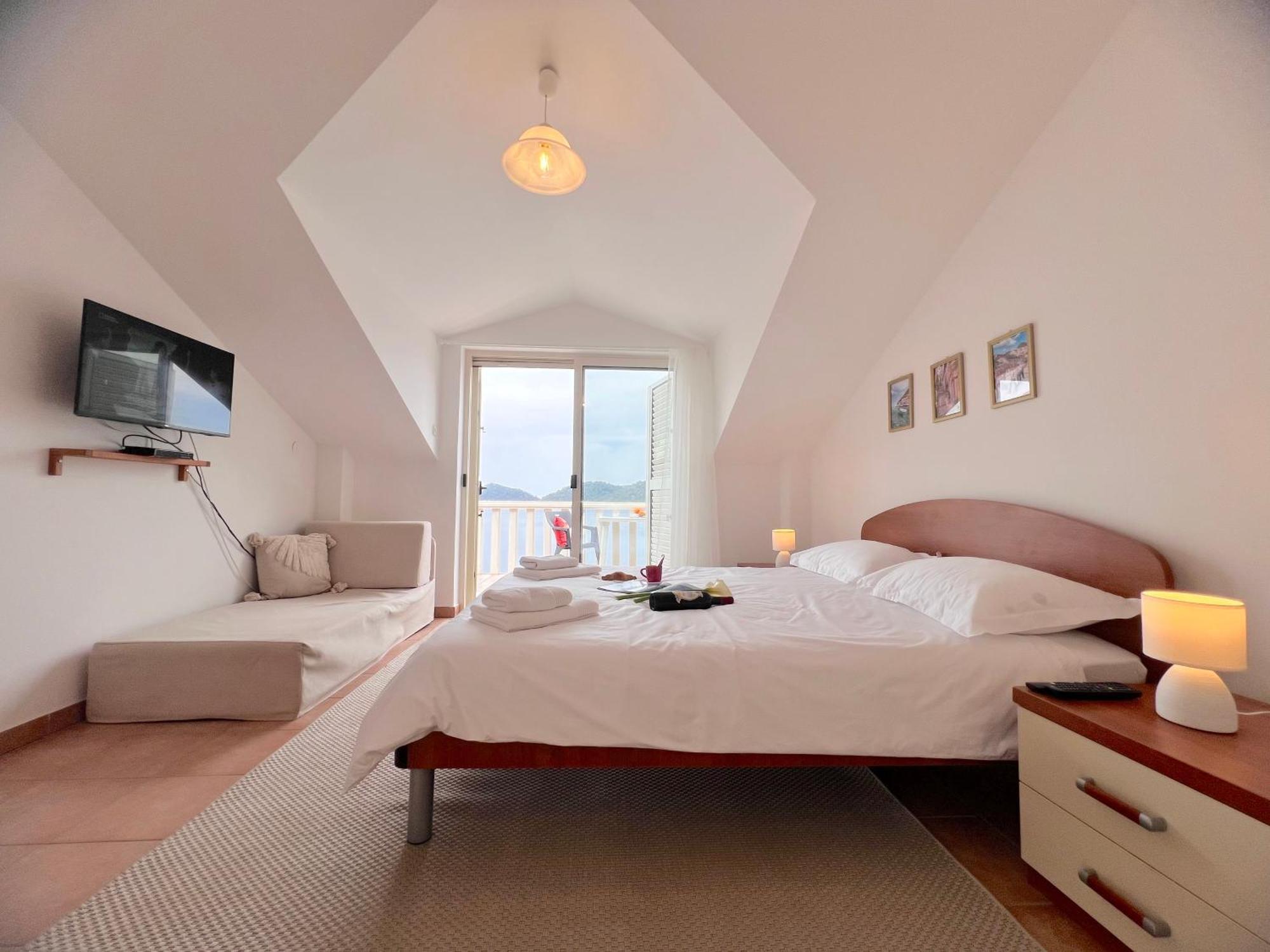 Terrace Studios With Panoramic Seaview 우블리 외부 사진